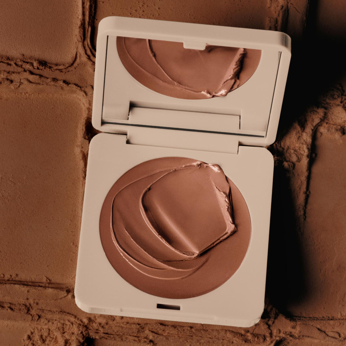 bronzer-butter-balm-desert-i9 Bronzer_Desert-3.jpg