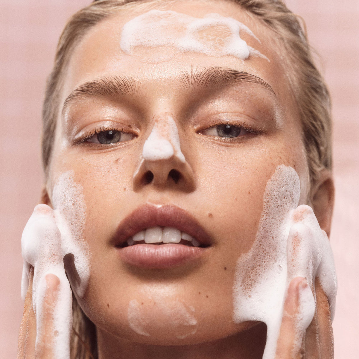 pink-dewtm-gel-cleanser-b0 Pinnk-Dew-4.jpg